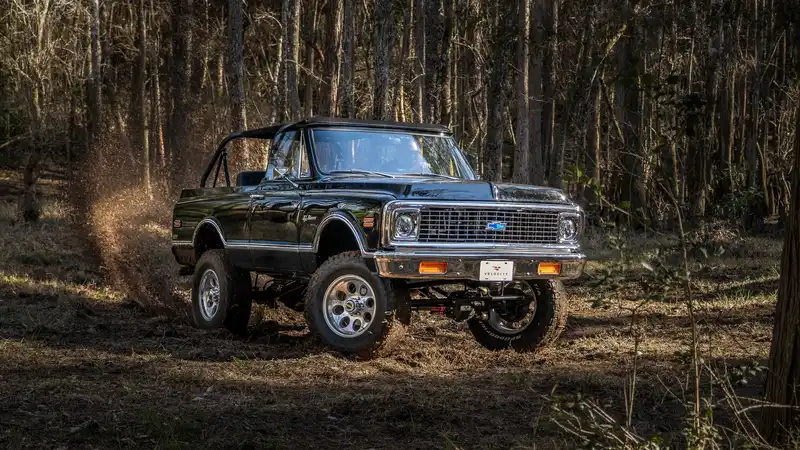 1972 K5 Blazer Off roading