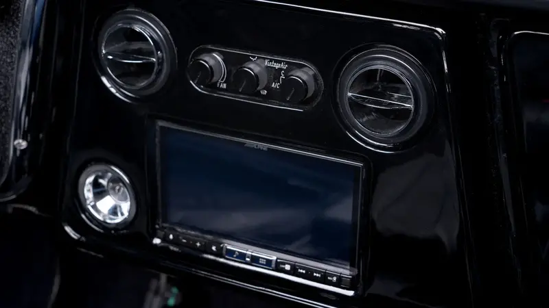 1972 K5 Blazer AC and Stereo