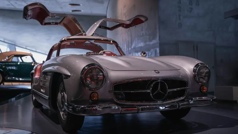 Mercedes-Benz 300SL Gullwing at the Mercedes-Benz Museum | classic cars for sale near me, restomod cars for sale, classic car re