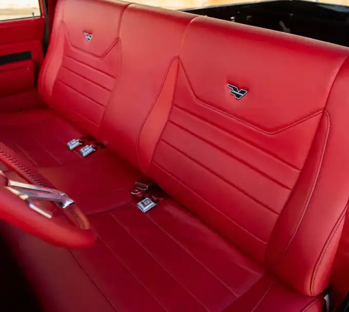 Street Series Chevrolet C10 Interior