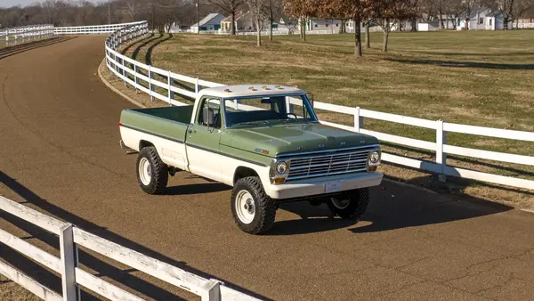 Classic Ford F250 03