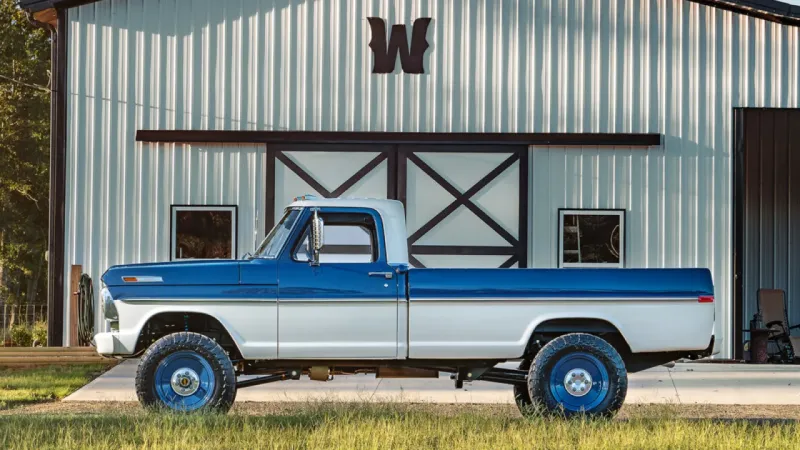 Classic Ford F250 Barn