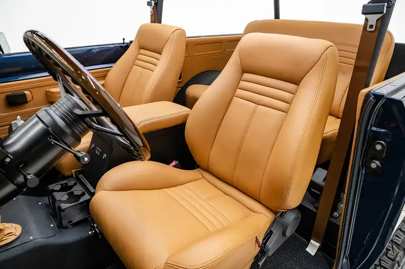 Velocity Signature Series IH Scout 2 Classic Stitch Interior