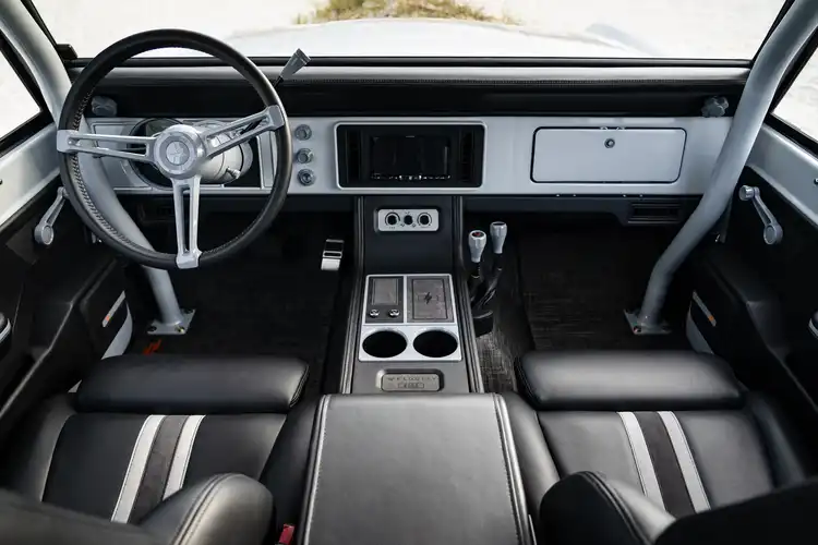 Heritage Series Ford Bronco INterior 01