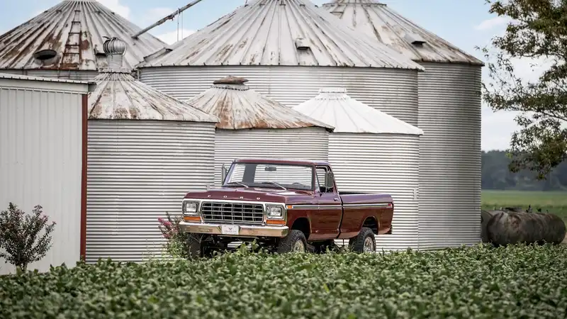 1975 Classic Ford F250 Dentside restomod
