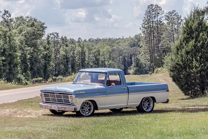 Classic Ford F100 Brittany Blue