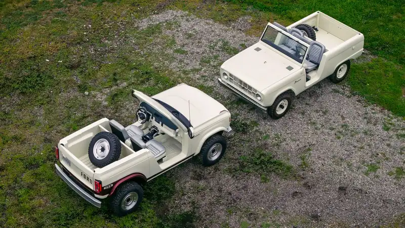 Ford Bronco Roadster Concept With original U13