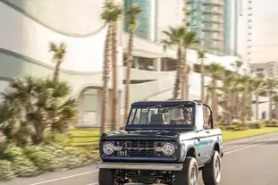 Coastal Escapes_Blue Classic Ford Bronco