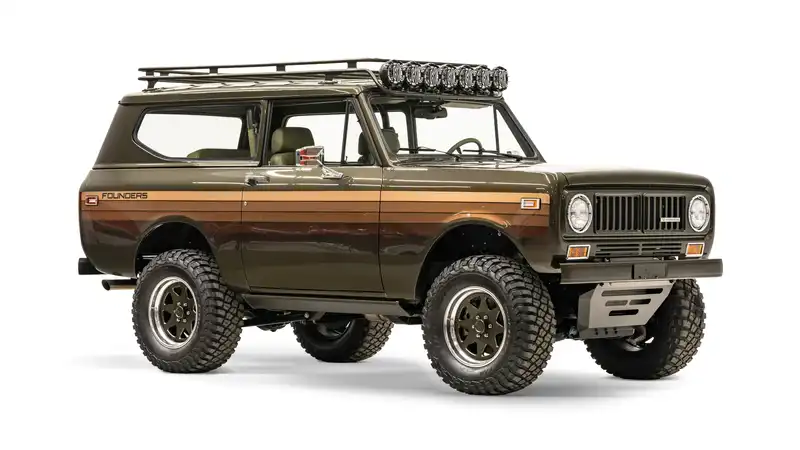 1973 International Scout II_7 Passenger Side Front  3.4