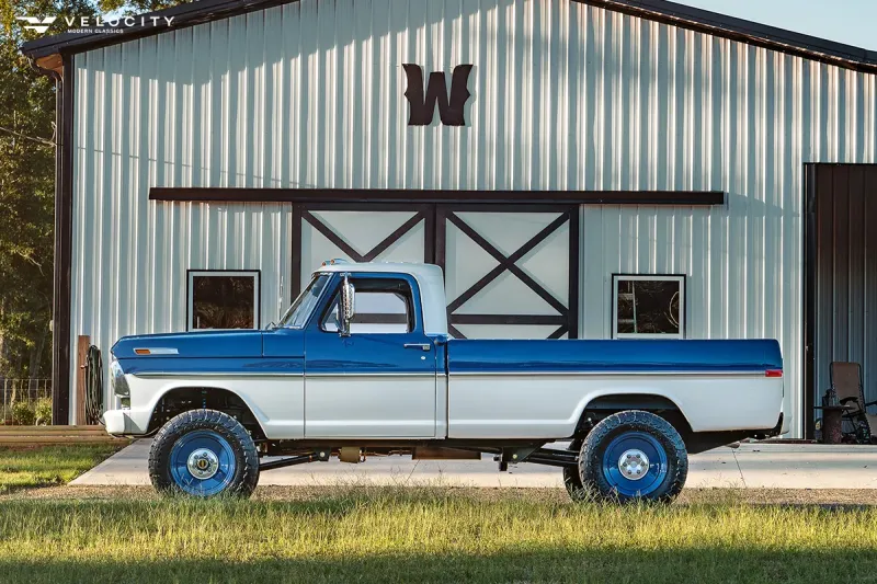 Classic Ford F250 Barn