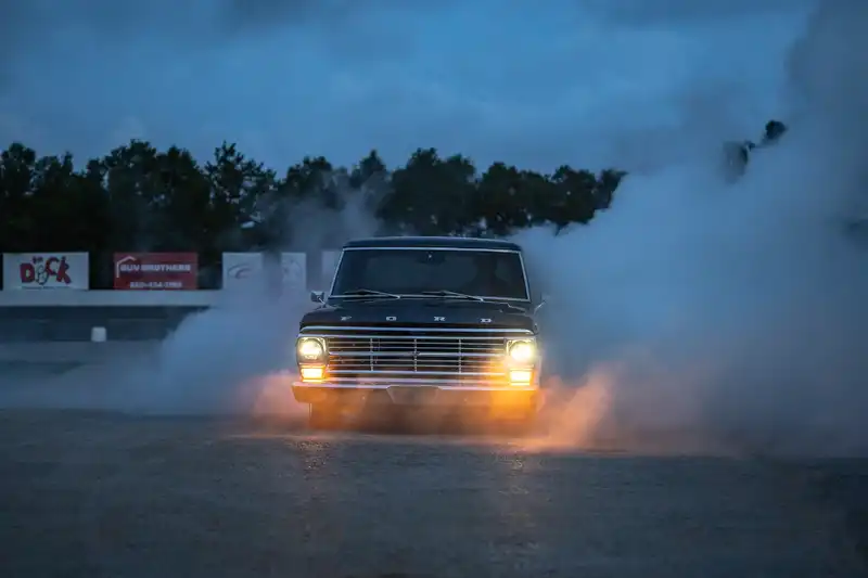 F 100 Street Performance Burnout   Florida