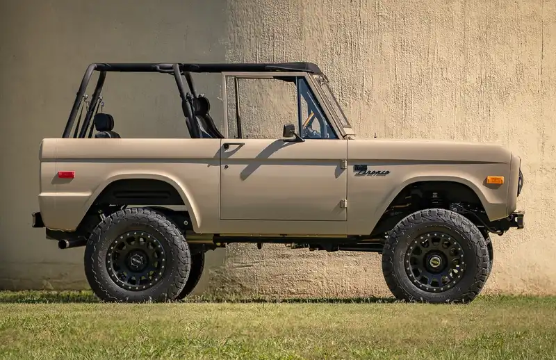 Classic Ford Bronco Blackout Package