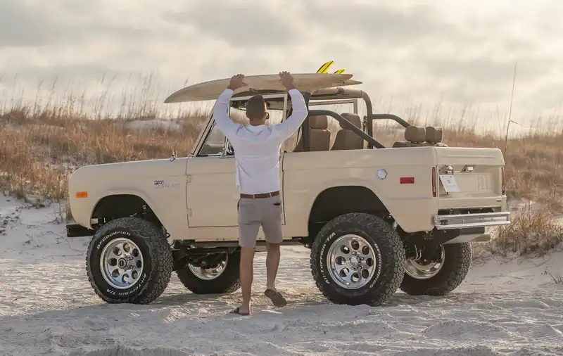 Bronco 4-Point Roll Cage at the Beach