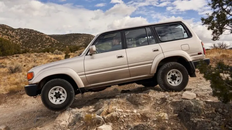 Toyota FJ80 Land Cruiser 16