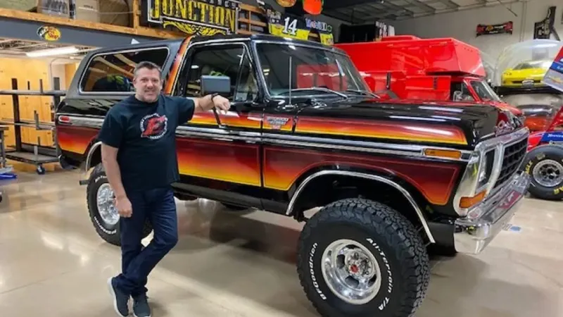 Tony-Stewart-Ford-Bronco-001