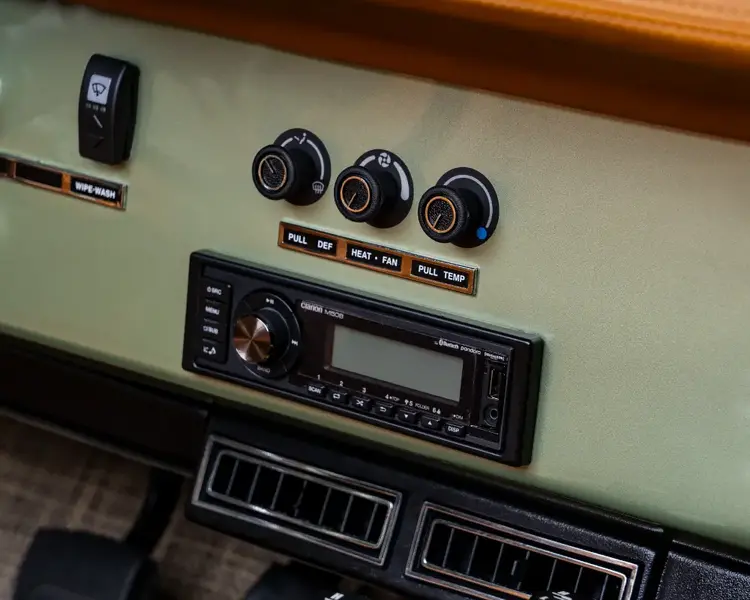 Velocity Restored Ford Bronco Vintage Aur Ac