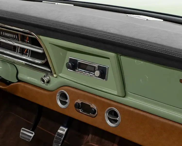 Classic F100 Features 08