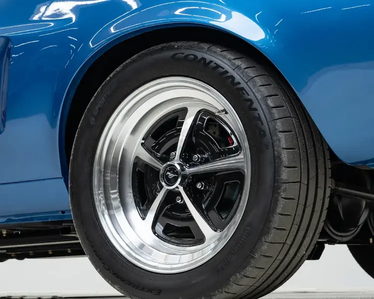Mustang Features 04