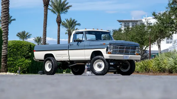 Classic Ford F250 04