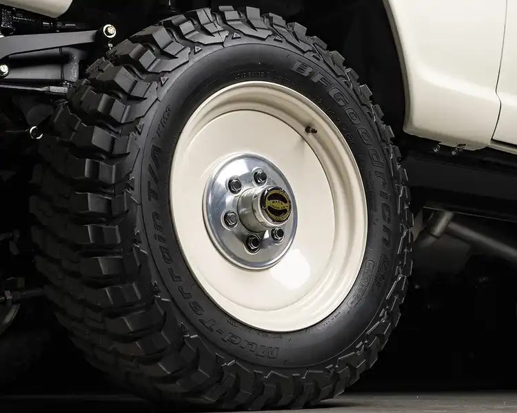 Velocity Ford F250 Bfg Tire
