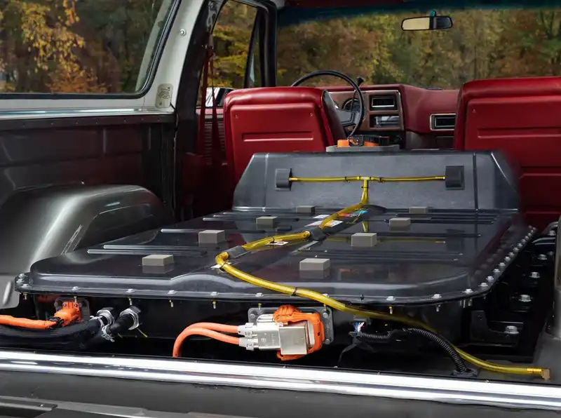 Chevrolet K5_Blazer E_Concept 2020 Batteries