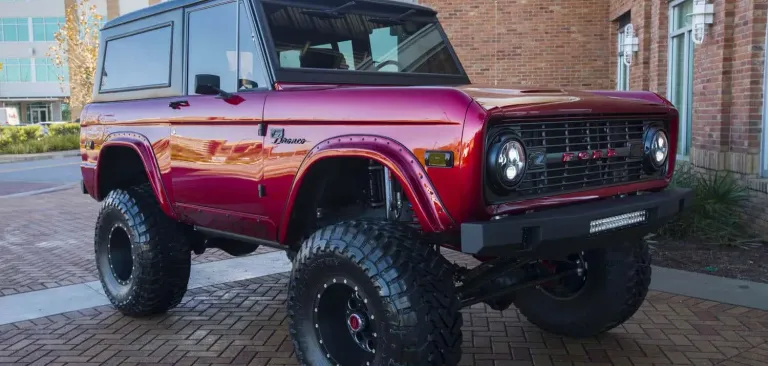 Completely Custom ’76 Ford Bronco Resto‑mod is Eye “Kandy”