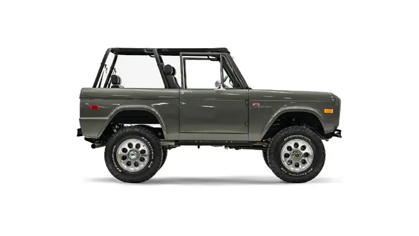 1971 Velocity Ford Bronco_8 Passenger Side
