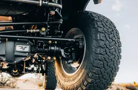 1971 Early Ford Bronco Lifestyle 04