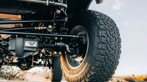 1971 Early Ford Bronco Lifestyle 04