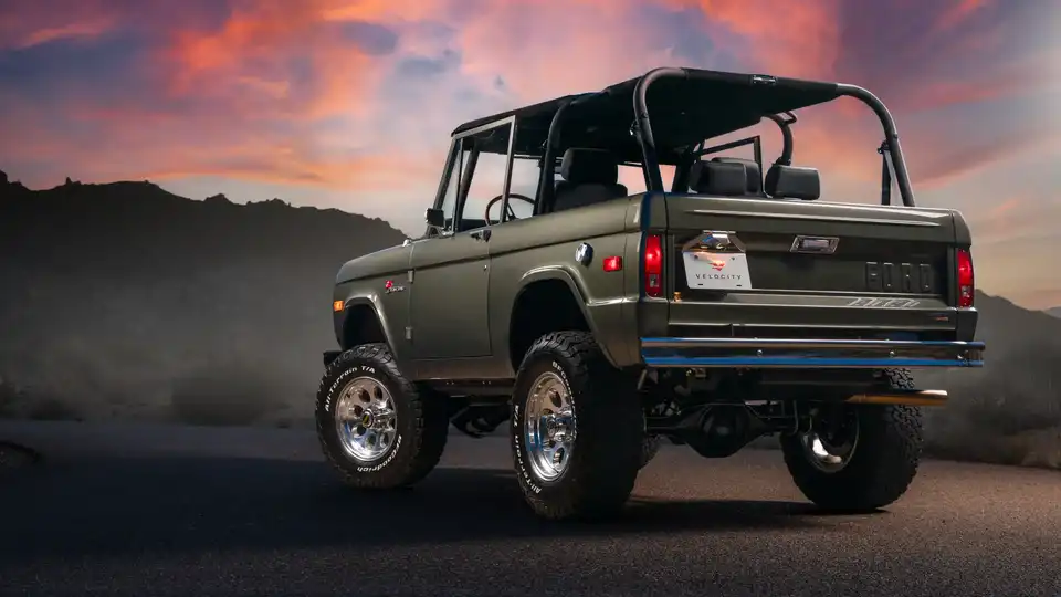 1971 Early Ford Bronco Lifestyle 05