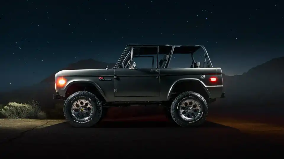 1971 Early Ford Bronco Lifestyle 06