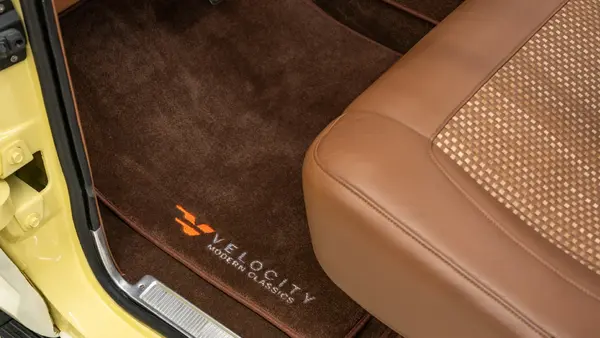 1971 Yellow Ford F250 Highboy_19 Interior