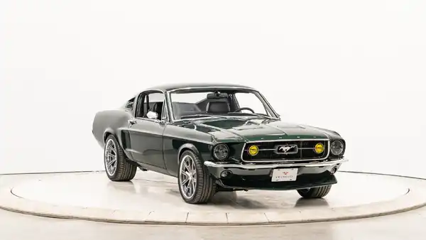 1968 Classic Ford Mustang_6 Passenger Side Front 