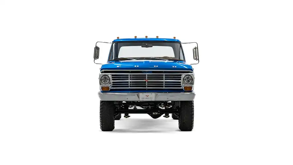 1972 Velocity Blue Ford F250_5 Front