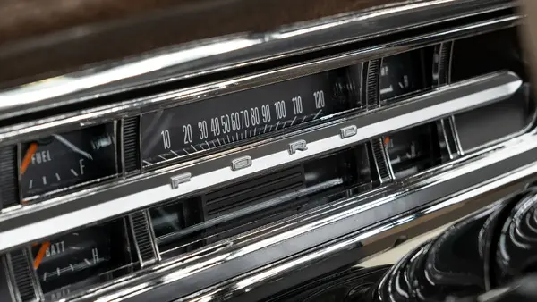 1972 Classic Ford F100_15 Dakota Digital Gauges
