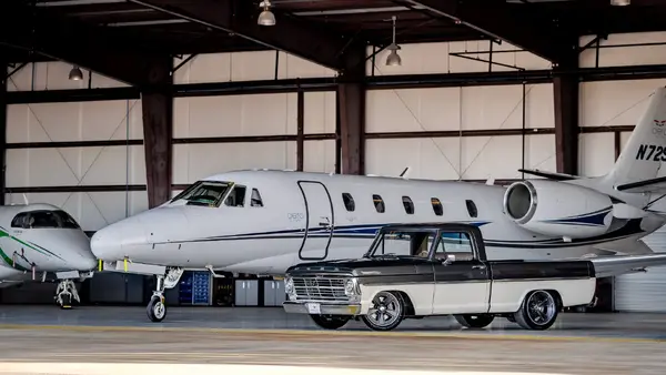 19720 Ford F100 At Airport 03