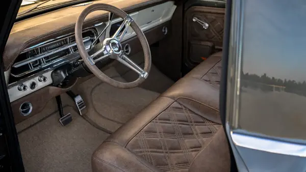 19720 Ford F100 At Airport 02