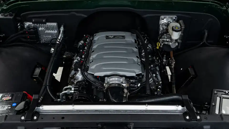1970 Chevrolet K5 Blazer_Engine 26