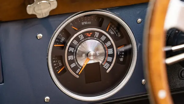 1975 Classic Ford Bronco_15 Dakota Digital Gauges