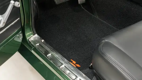 1968 Classic Ford Mustang_17 Front Interior