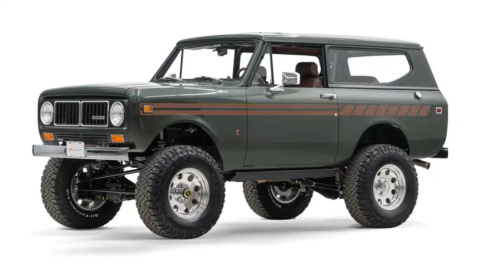 1973 Classic IH Scout II_3 Drivers Side Front 3.4