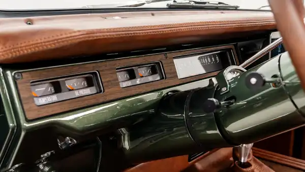 1973 Classic IH Scout II_15 Dakota Digital Gauges
