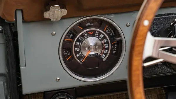 1970 Velocity Classic Ford Bronco_15 Dakota Digital Gauges
