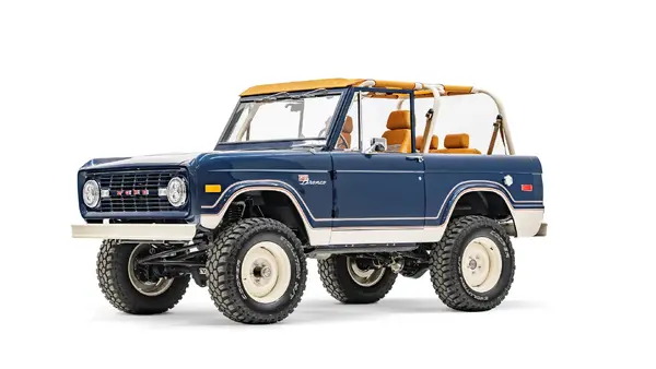 1970 Early Ford Bronco Ranger_3 Drivers Side Front 3.4