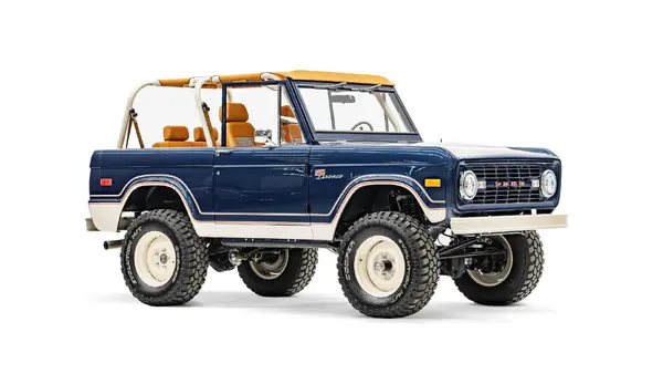 1970 Early Ford Bronco Ranger_7 Passenger Side Front  3.4