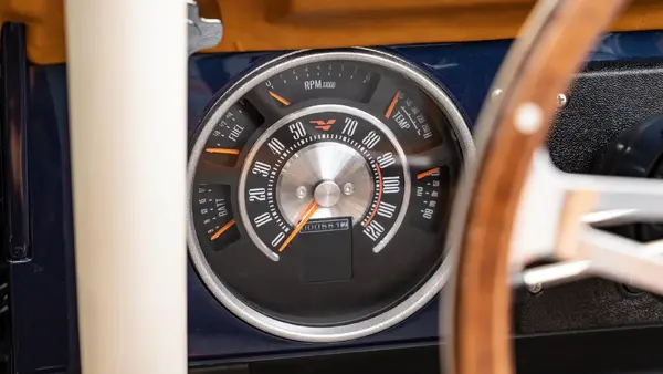 1970 Early Ford Bronco Ranger_15 Dakota Digital Gauges