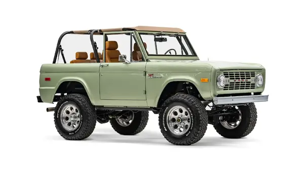 1974 Green Early Ford Bronco_7 Passenger Side Front  3.4