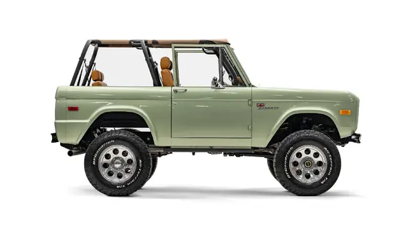 1974 Green Early Ford Bronco_8 Passenger Side