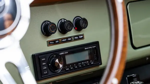 1974 Green Early Ford Bronco_21 Interior