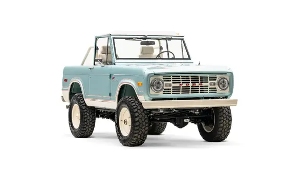 1974 Seafoam Vintage Ford Bronco_6 Passenger Side Front 